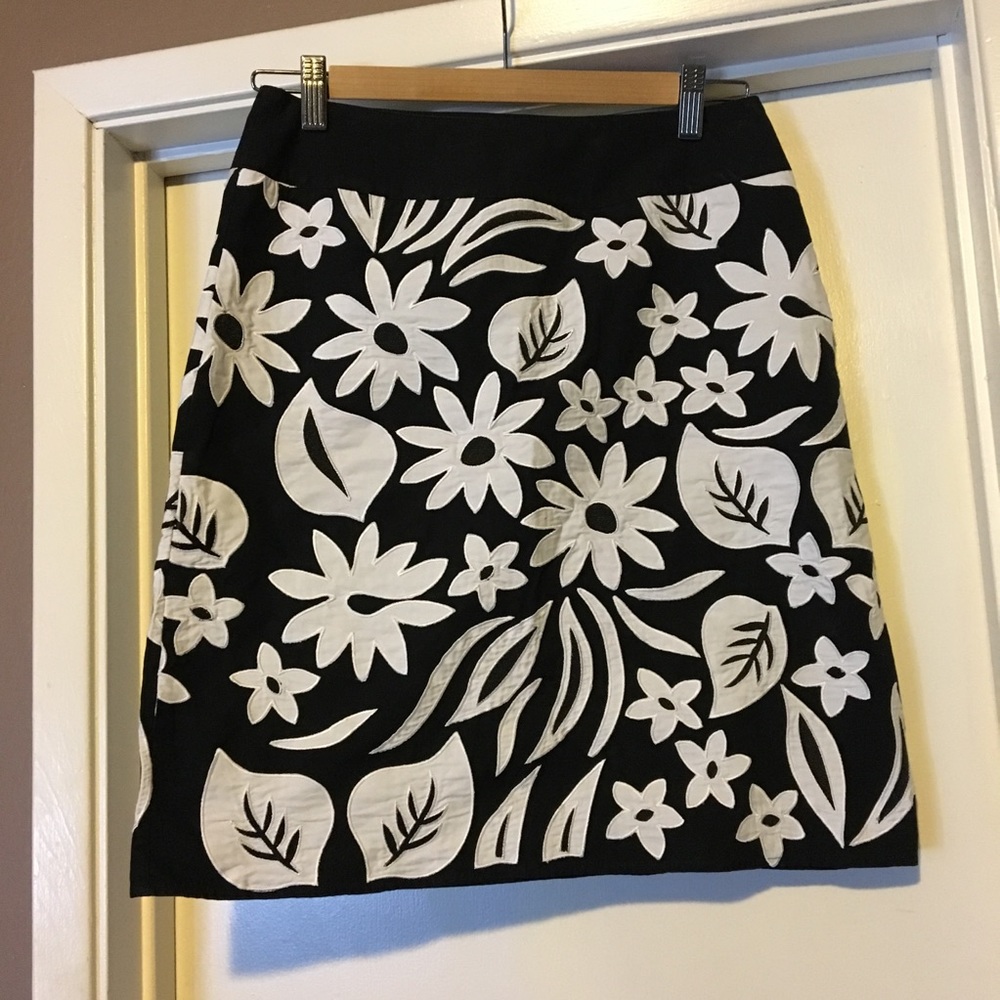 Liz Claiborne Floral Appliqué Skirt
